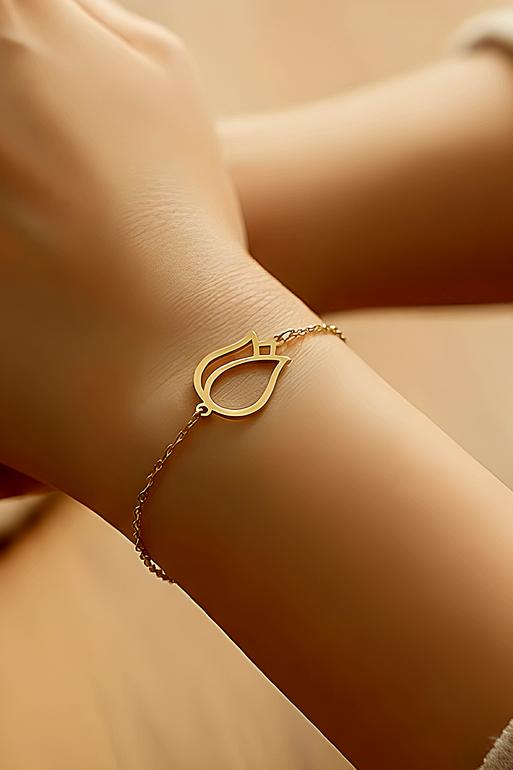 Eternal Tulip Spring Bracelet 18K Gold