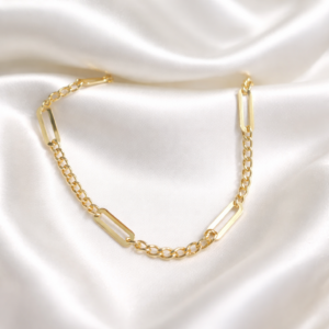 Avelis 18K gold paperclip link necklace with modern minimal chain design