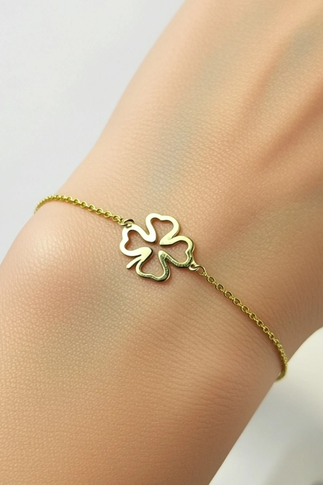 18k gold clover bracelet minimalist design