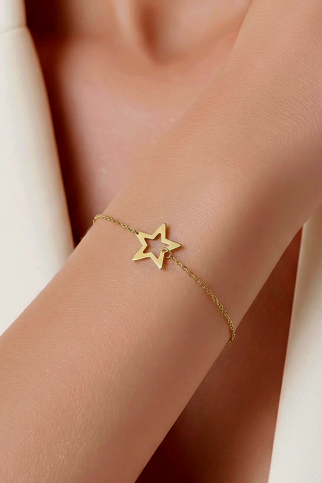 18k gold star bracelet
